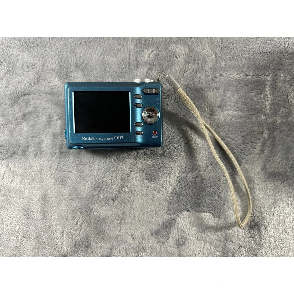 Kodak EasyShare C813 Digital Camera Blue 8.2MP 3x Optical Zoom with Box and Case